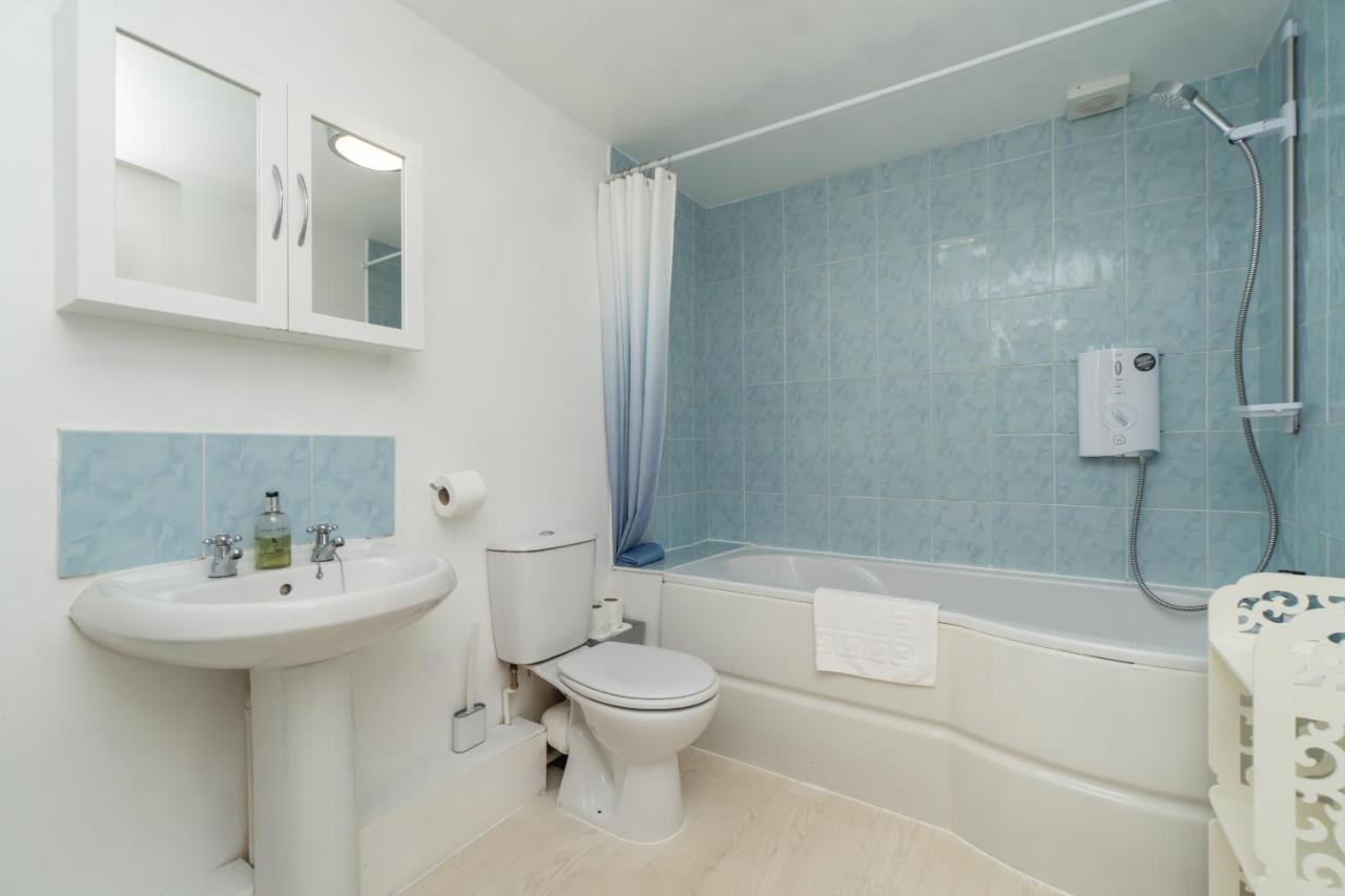 Spacious 2 Bed Southville Flat Near Harbourside 브리스틀 외부 사진