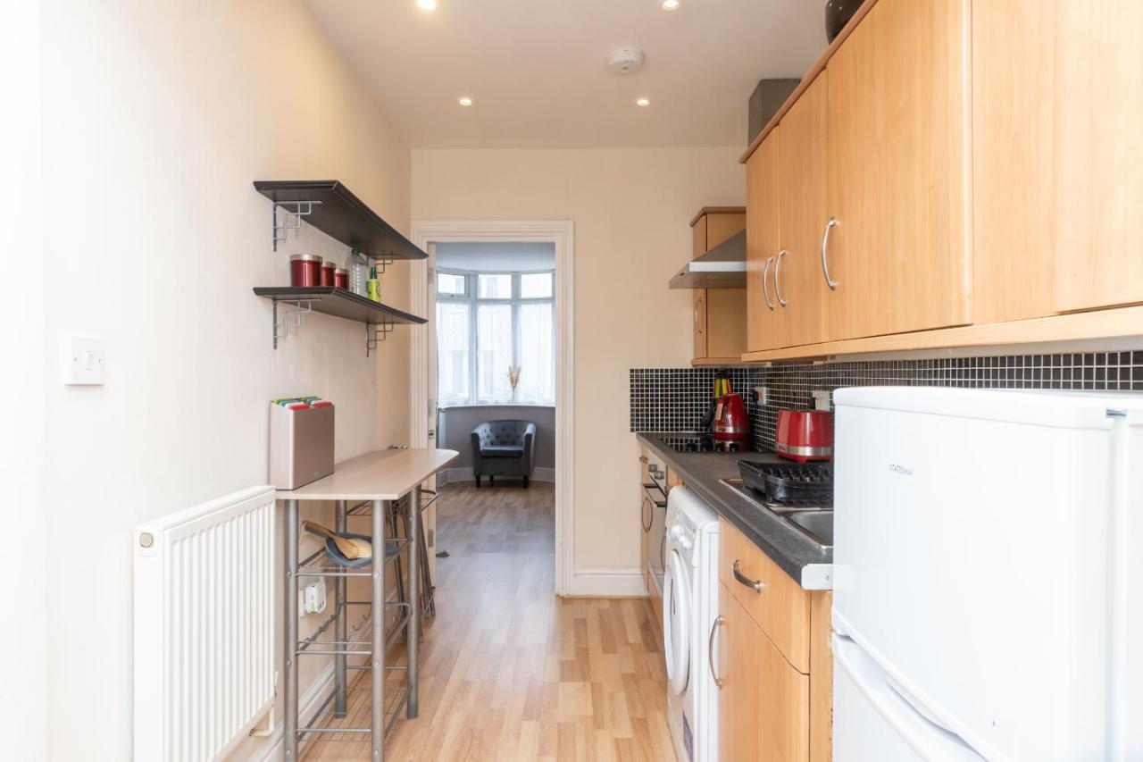 Spacious 2 Bed Southville Flat Near Harbourside 브리스틀 외부 사진